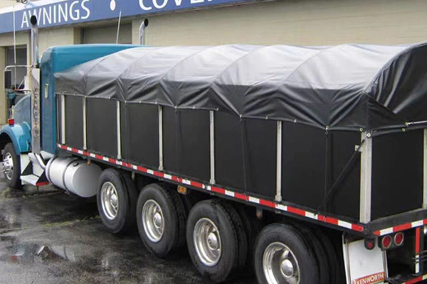PVC 트럭 Tarps의 특징